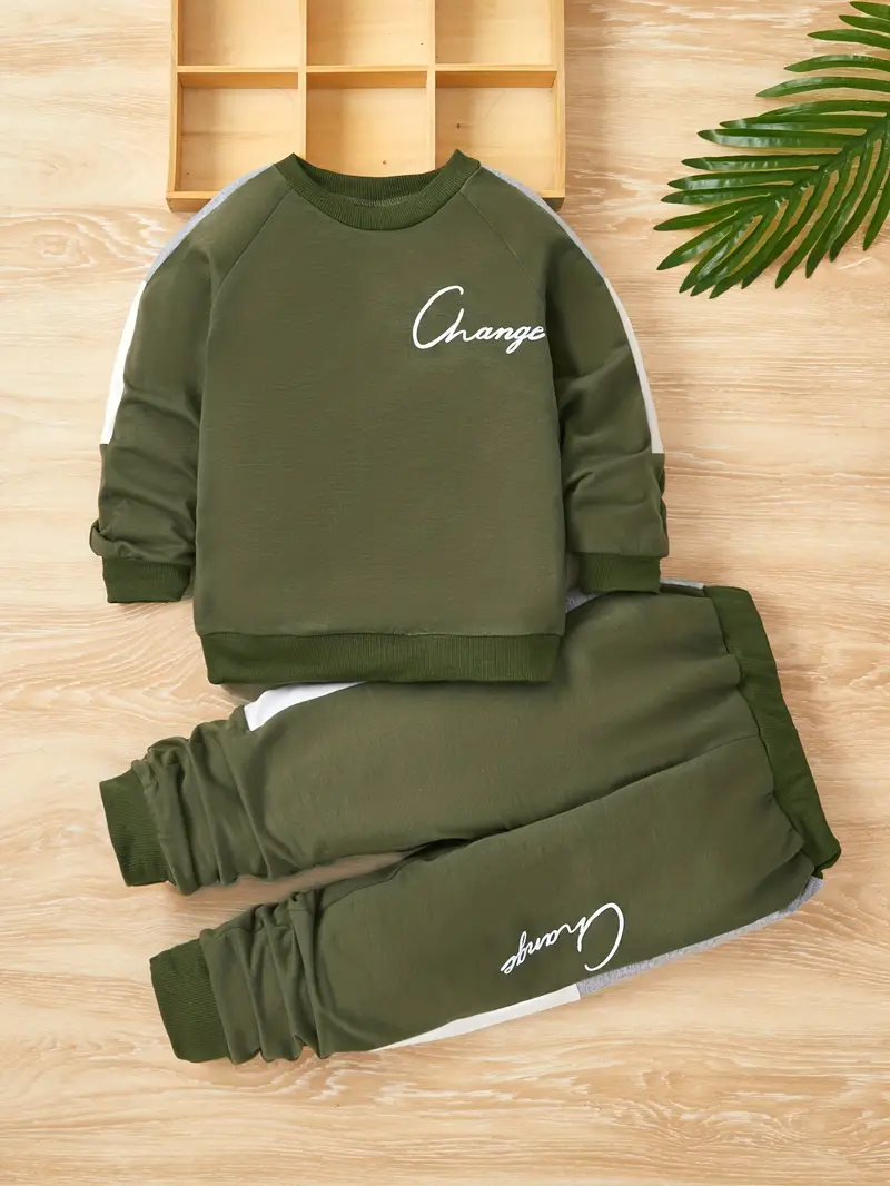 Sweatshirt & Sweatpants Set